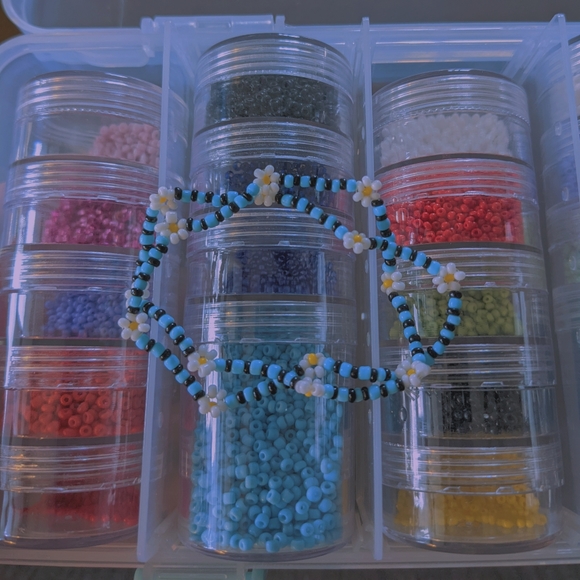 Handmade beaded flower choker - Picture 2 of 2